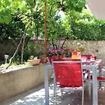 Apartment By The Sea Businci, Ciovo - 1081 *